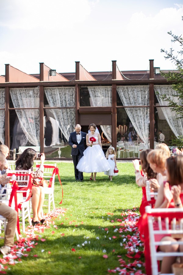 red-and-white-retro-wedding