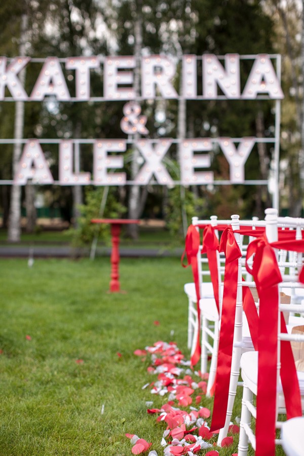 red-and-white-retro-wedding