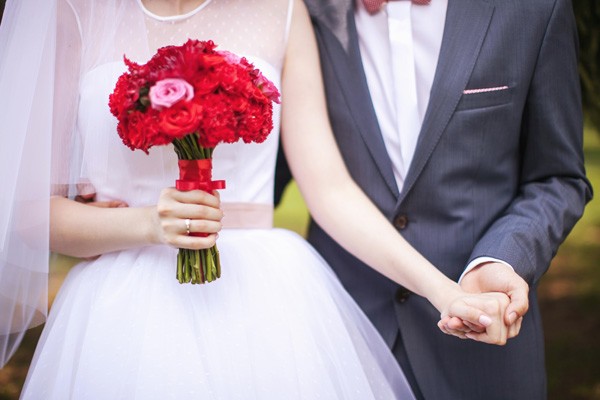 red-and-white-retro-wedding