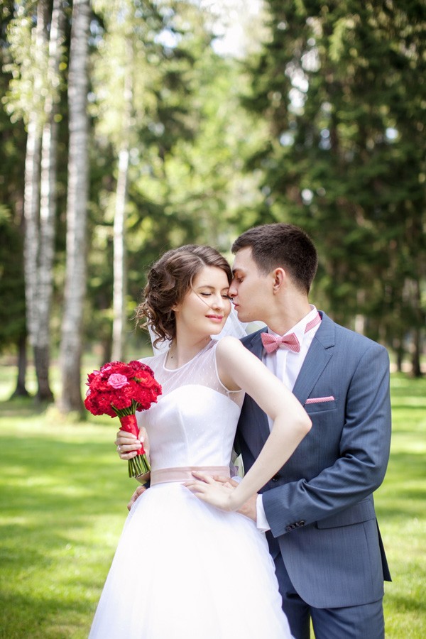 red-and-white-retro-wedding