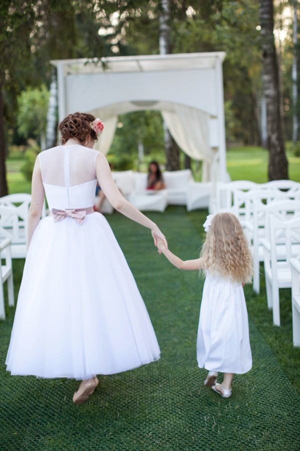 red-and-white-retro-wedding