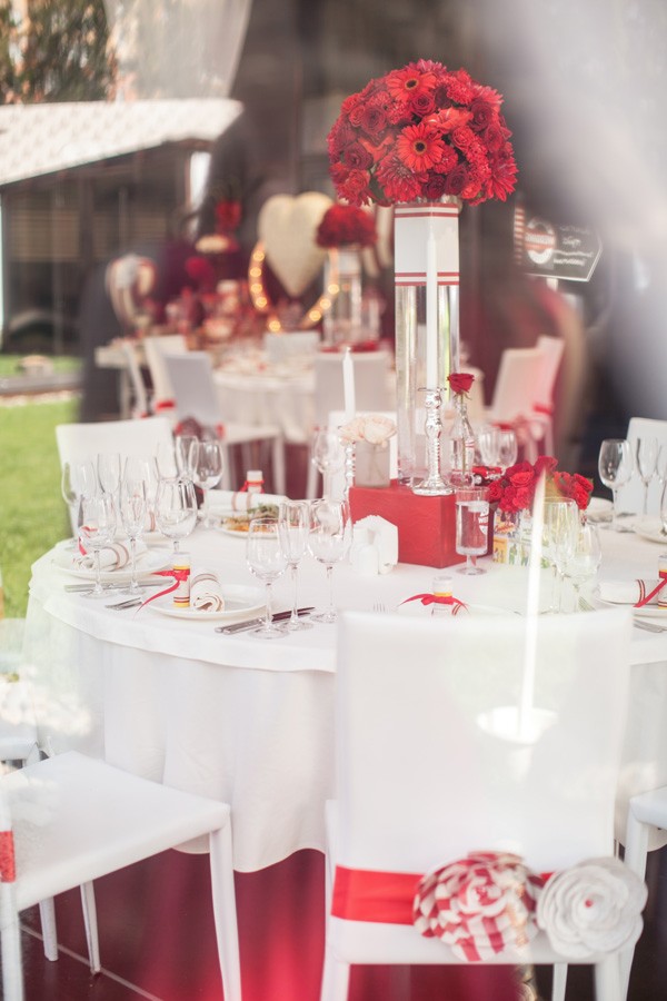 red-and-white-retro-wedding