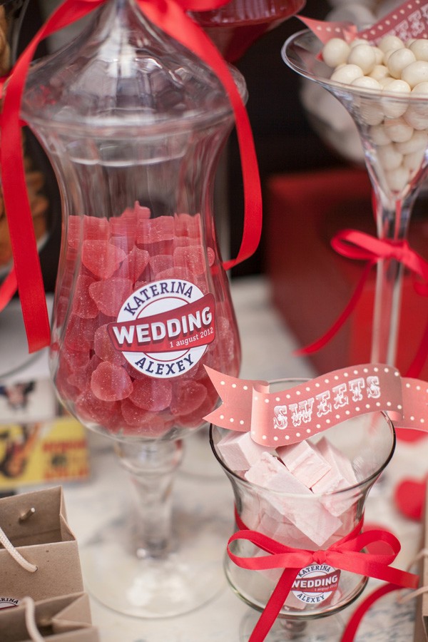 red-and-white-retro-wedding