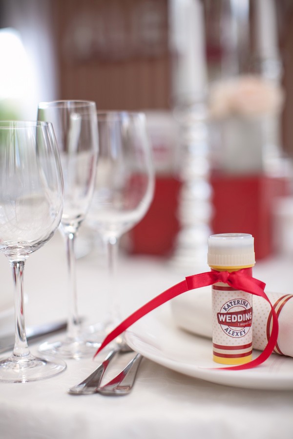 red-and-white-retro-wedding