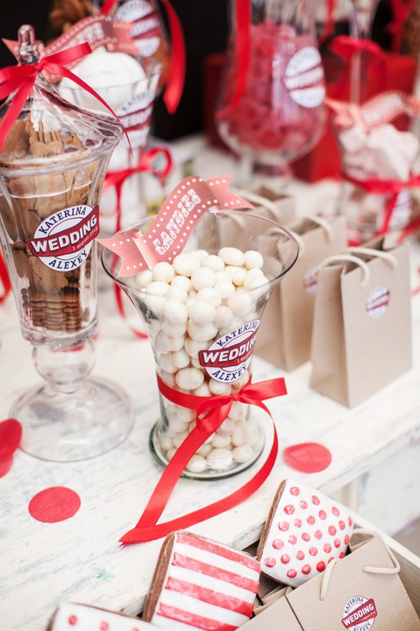 red-and-white-retro-wedding