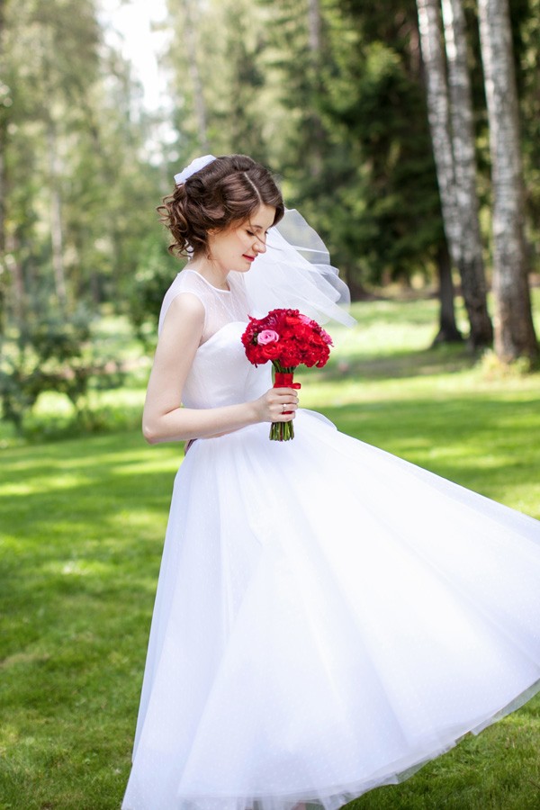 red-and-white-retro-wedding