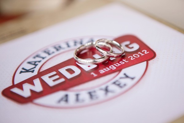 red-and-white-retro-wedding