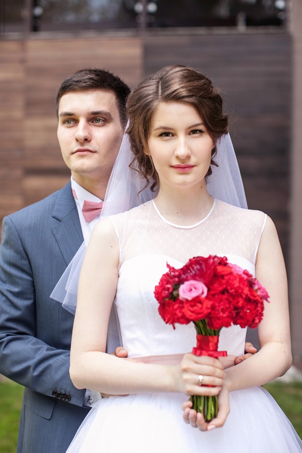 red-and-white-retro-wedding