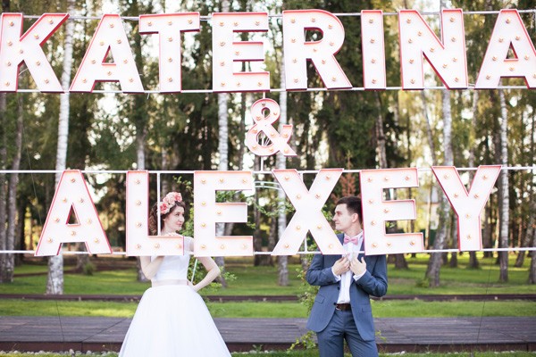 red-and-white-retro-wedding