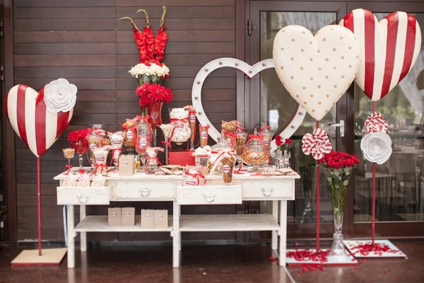 red-and-white-retro-wedding