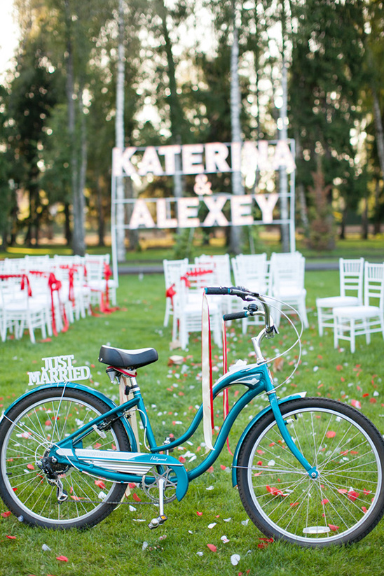 Just married bicycle outdoor wedding Katerina Alexey