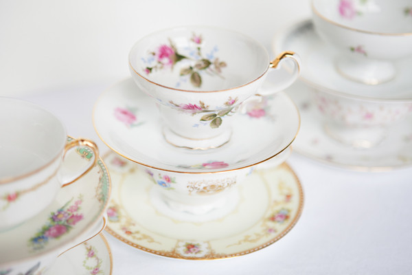 1960s-tea-party-bridal-shower-ideas