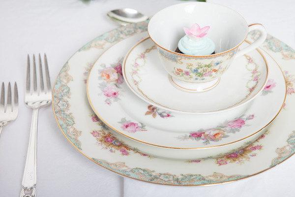 1960s-tea-party-bridal-shower-ideas