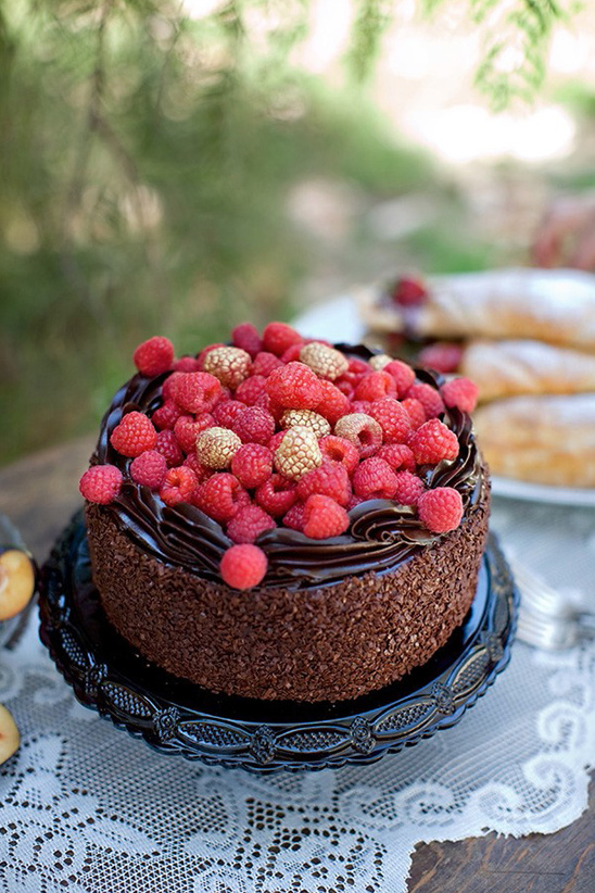 chocolate raspberry wedding cake