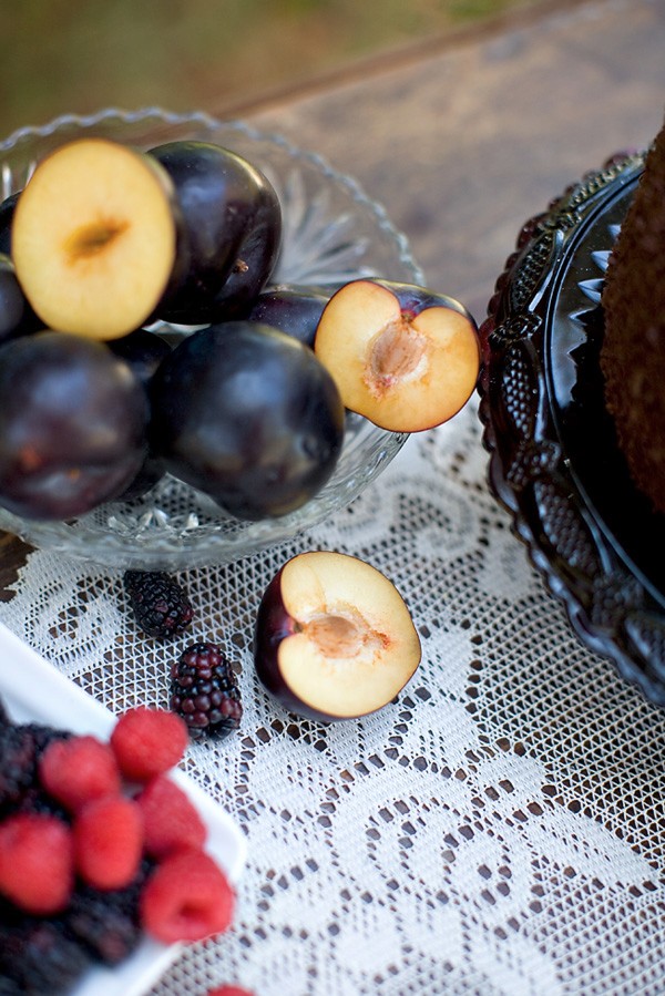 boho-pretty-plum-wedding