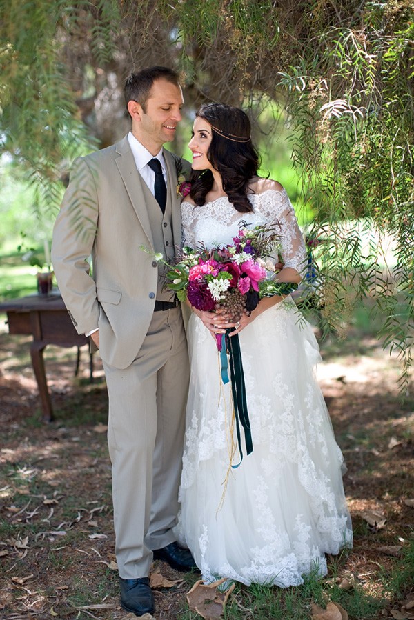 boho-pretty-plum-wedding