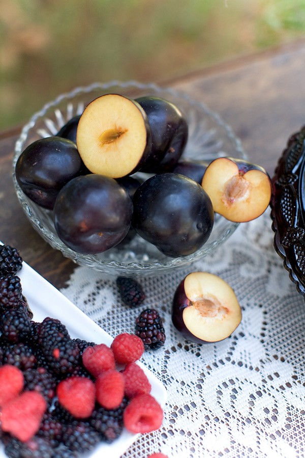 boho-pretty-plum-wedding