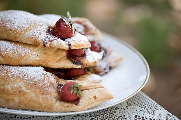 boho-pretty-plum-wedding