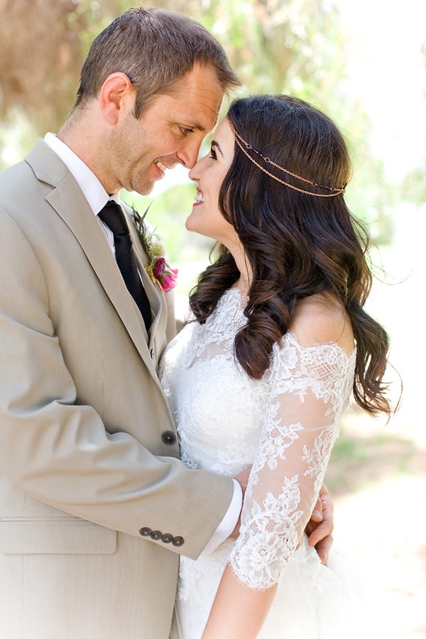 boho-pretty-plum-wedding