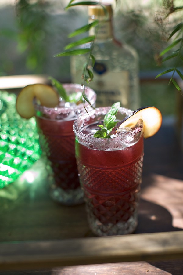 boho-pretty-plum-wedding