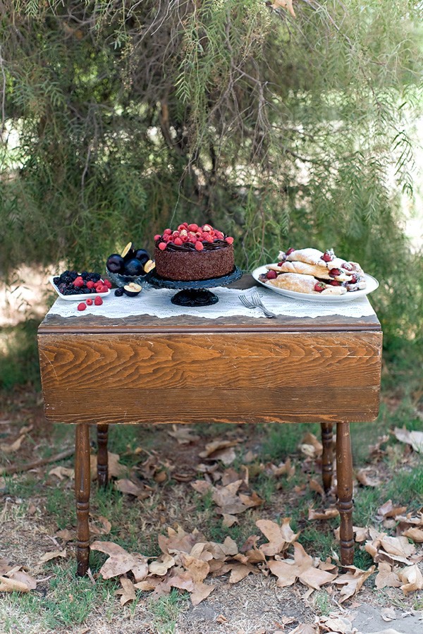 boho-pretty-plum-wedding
