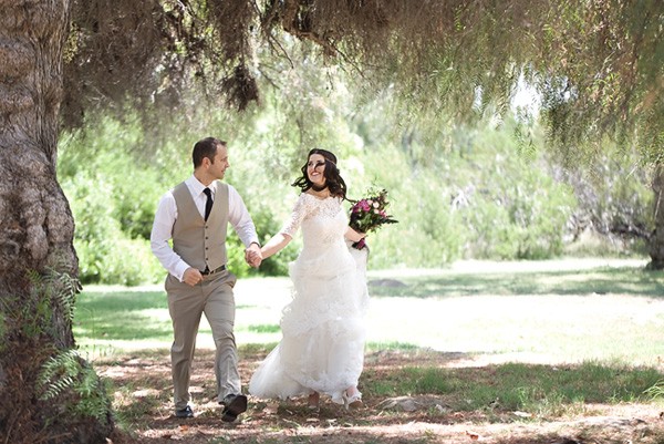 boho-pretty-plum-wedding