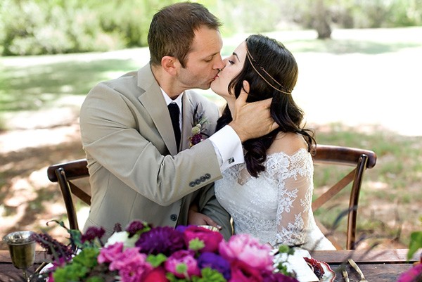 boho-pretty-plum-wedding