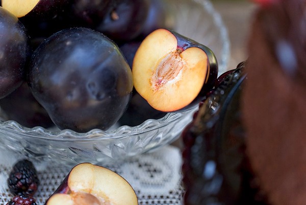 boho-pretty-plum-wedding