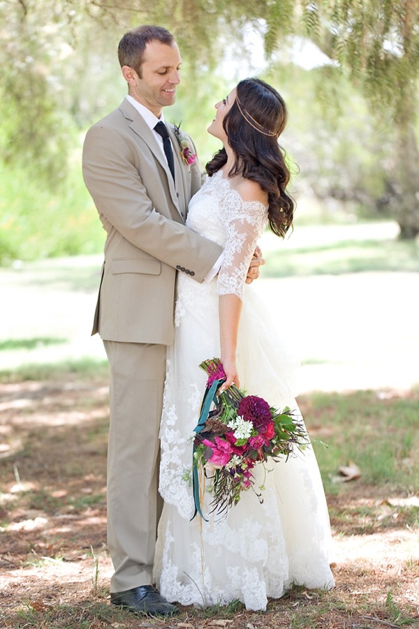boho-pretty-plum-wedding
