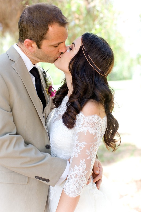 boho-pretty-plum-wedding