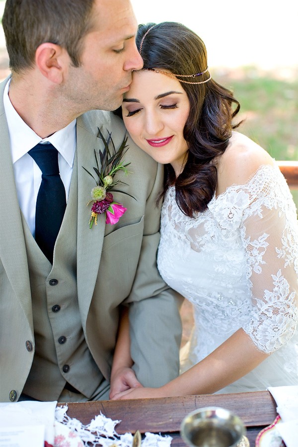boho-pretty-plum-wedding