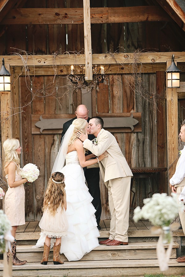chic-vintage-ranch-wedding