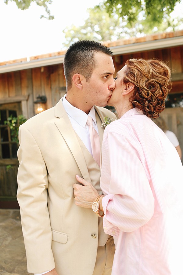 chic-vintage-ranch-wedding
