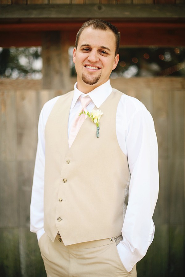 chic-vintage-ranch-wedding
