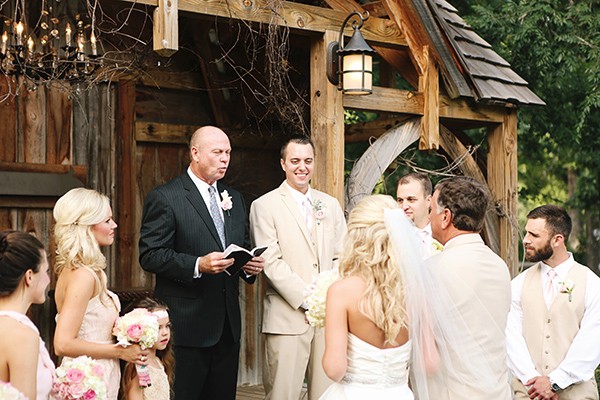 chic-vintage-ranch-wedding