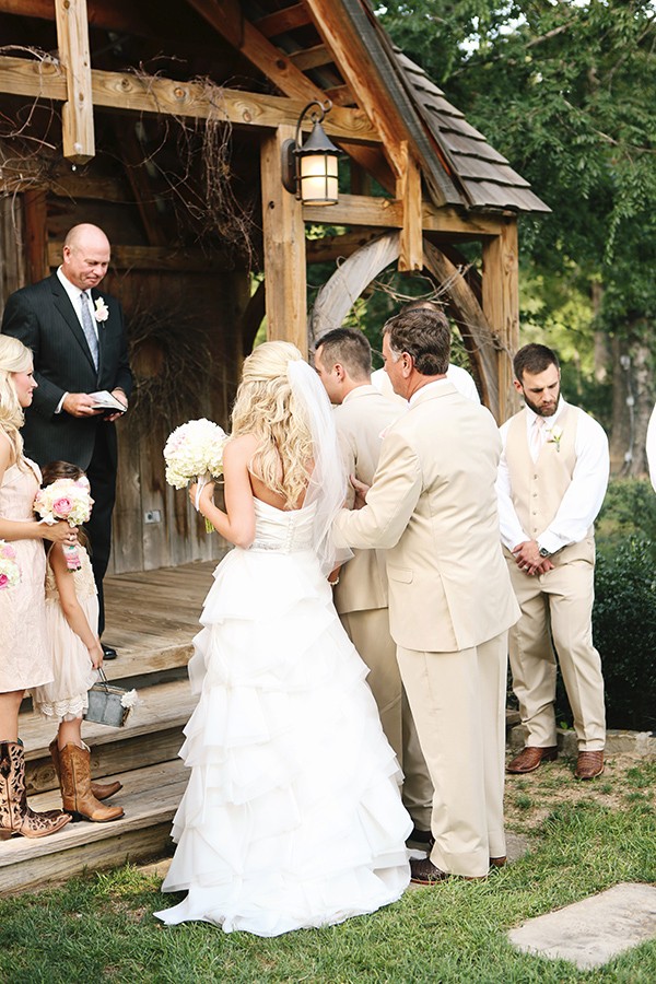chic-vintage-ranch-wedding