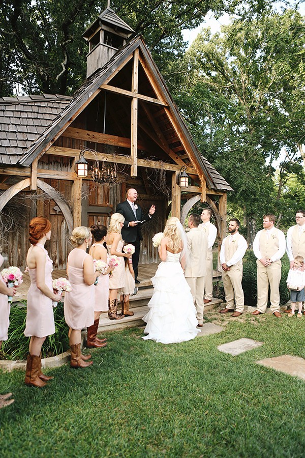 chic-vintage-ranch-wedding