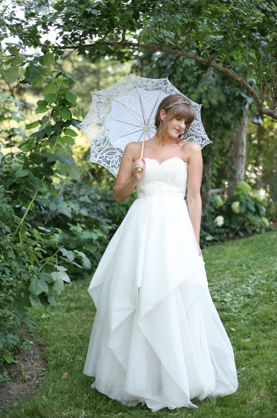 use an umbrella in your wedding photos