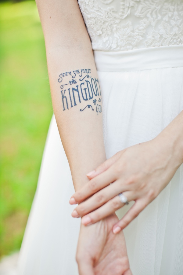 easy-purple-and-gold-wedding-ideas