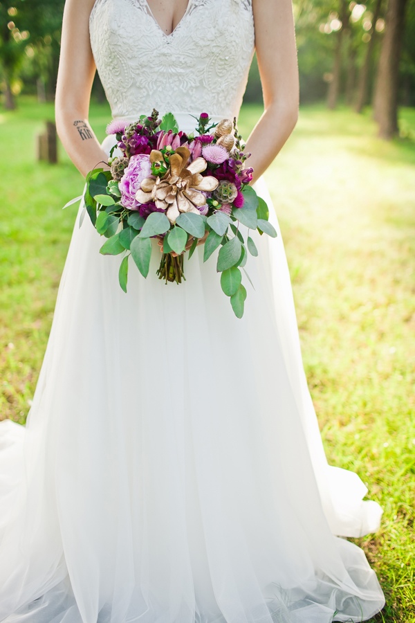easy-purple-and-gold-wedding-ideas