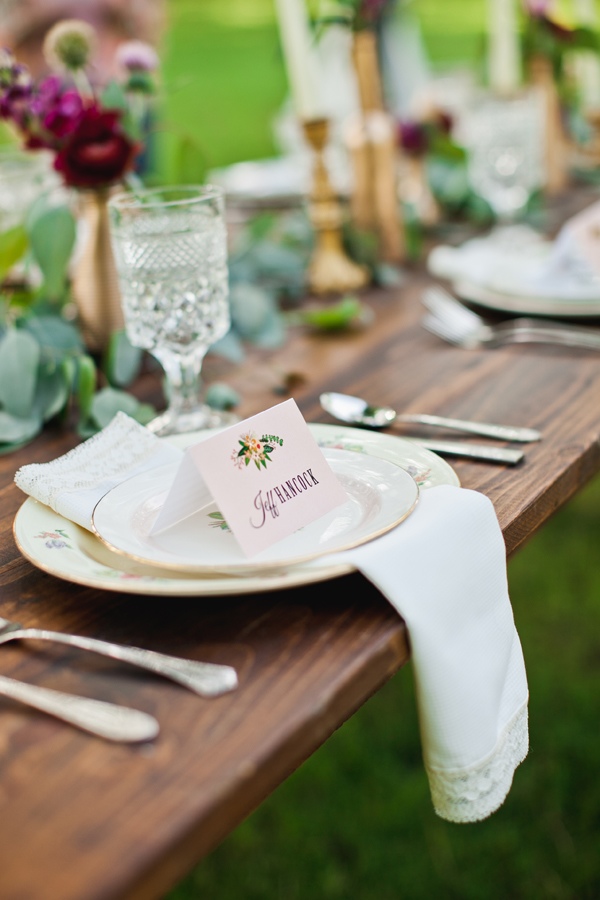 easy-purple-and-gold-wedding-ideas