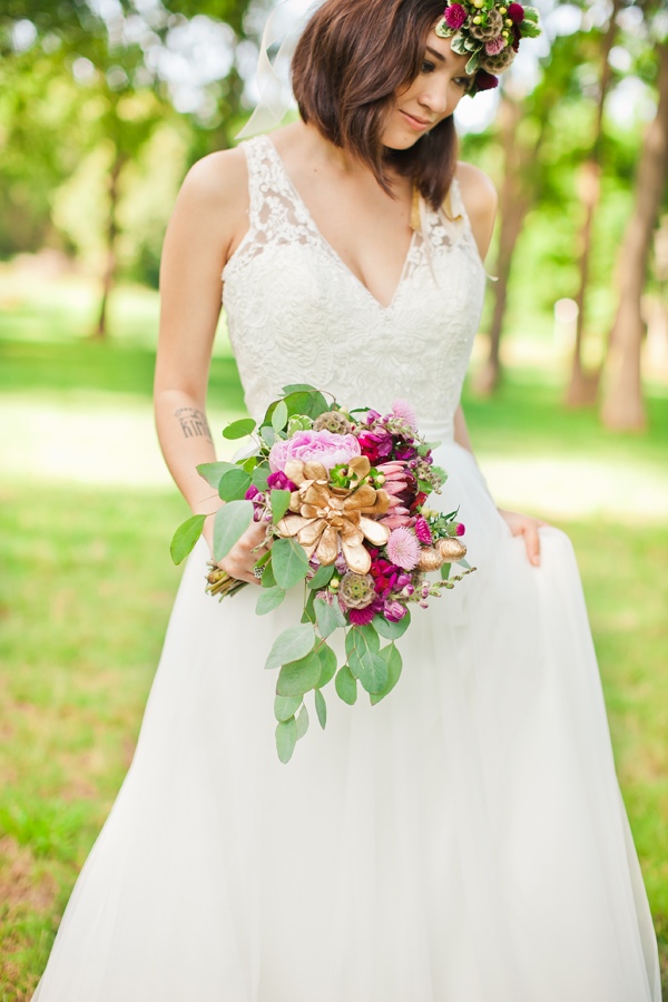 easy-purple-and-gold-wedding-ideas