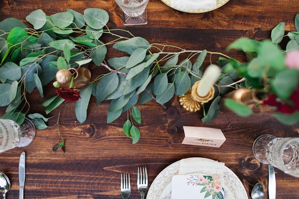 easy-purple-and-gold-wedding-ideas