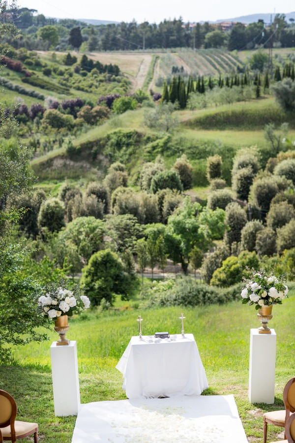 hillside-fairytale-italian-wedding