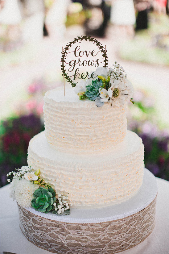 love grows here wedding cake
