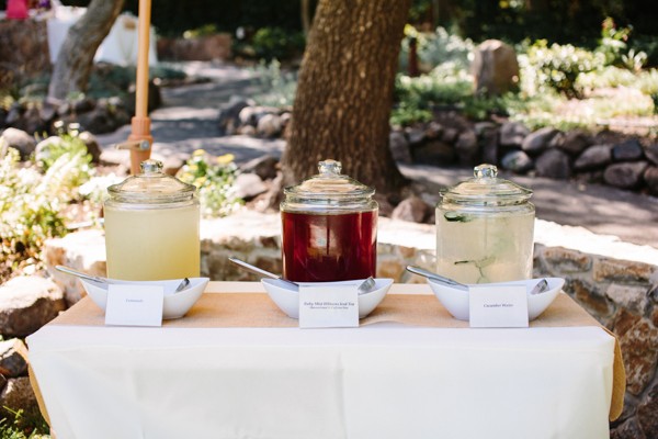 lavender-burlap-and-twine-wedding