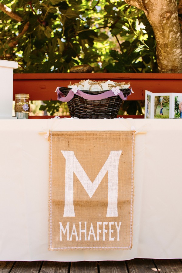 lavender-burlap-and-twine-wedding