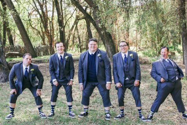 navy-and-white-burlap-wedding-under-10k