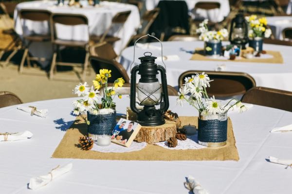 navy-and-white-burlap-wedding-under-10k