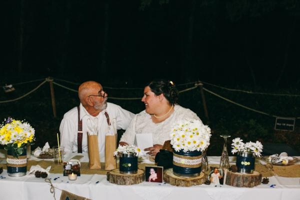 navy-and-white-burlap-wedding-under-10k